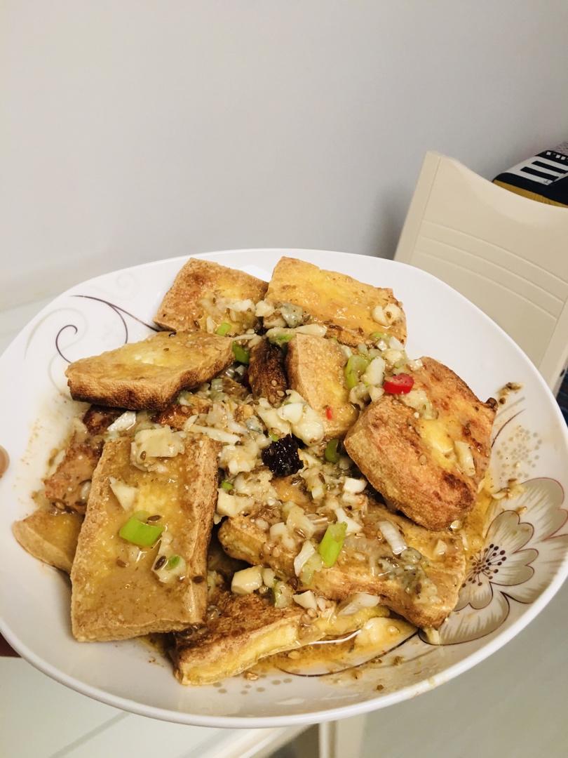 假装路边摊臭豆腐