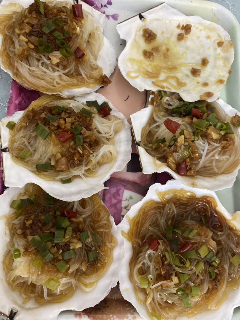零失败的蒜蓉粉丝蒸扇贝