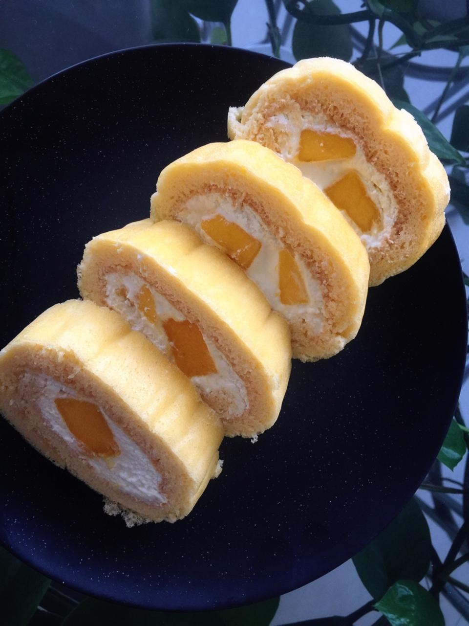 金家那个圆圆做的芒果蛋糕卷