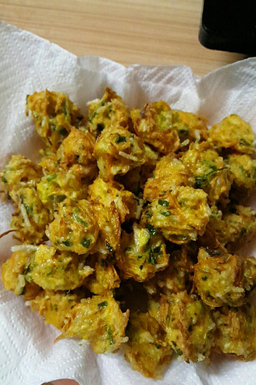 蓬蓬0329做的胡萝卜香菜素丸子