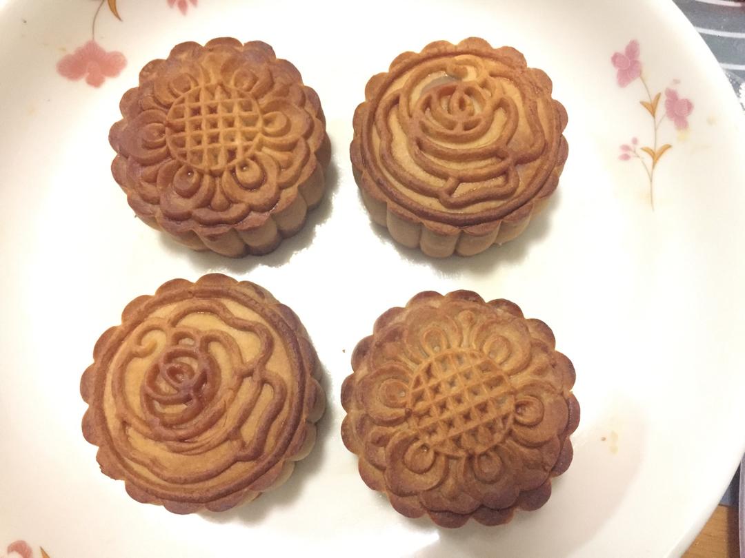广式月饼—蛋黄莲蓉月饼