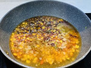 尖椒肉末炒黄豆的做法 步骤5