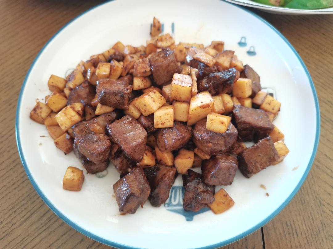 黑胡椒杏鲍菇牛肉粒