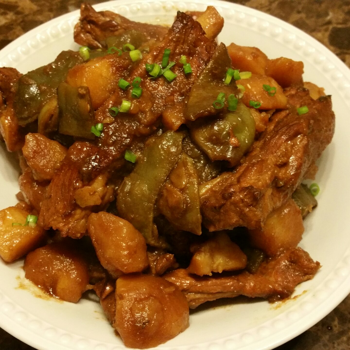 红烧排骨炖豆角土豆