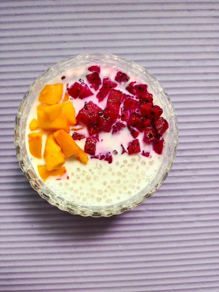 芒果火龙果西米露的做法