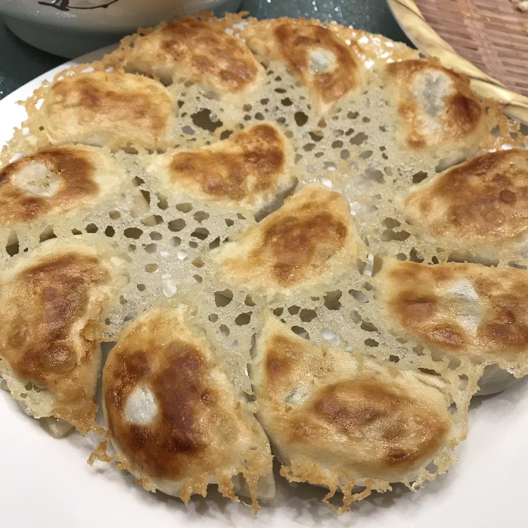 冰花煎饺 Fried Pork & Lotus Root Dumplings