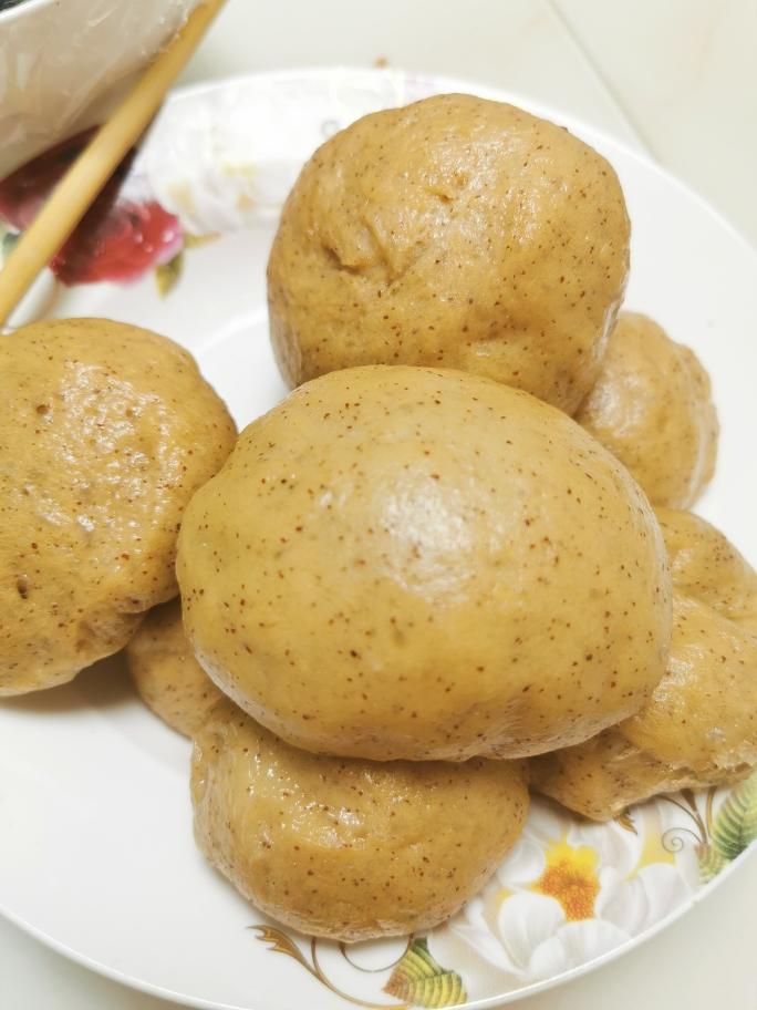 松软红枣馒头