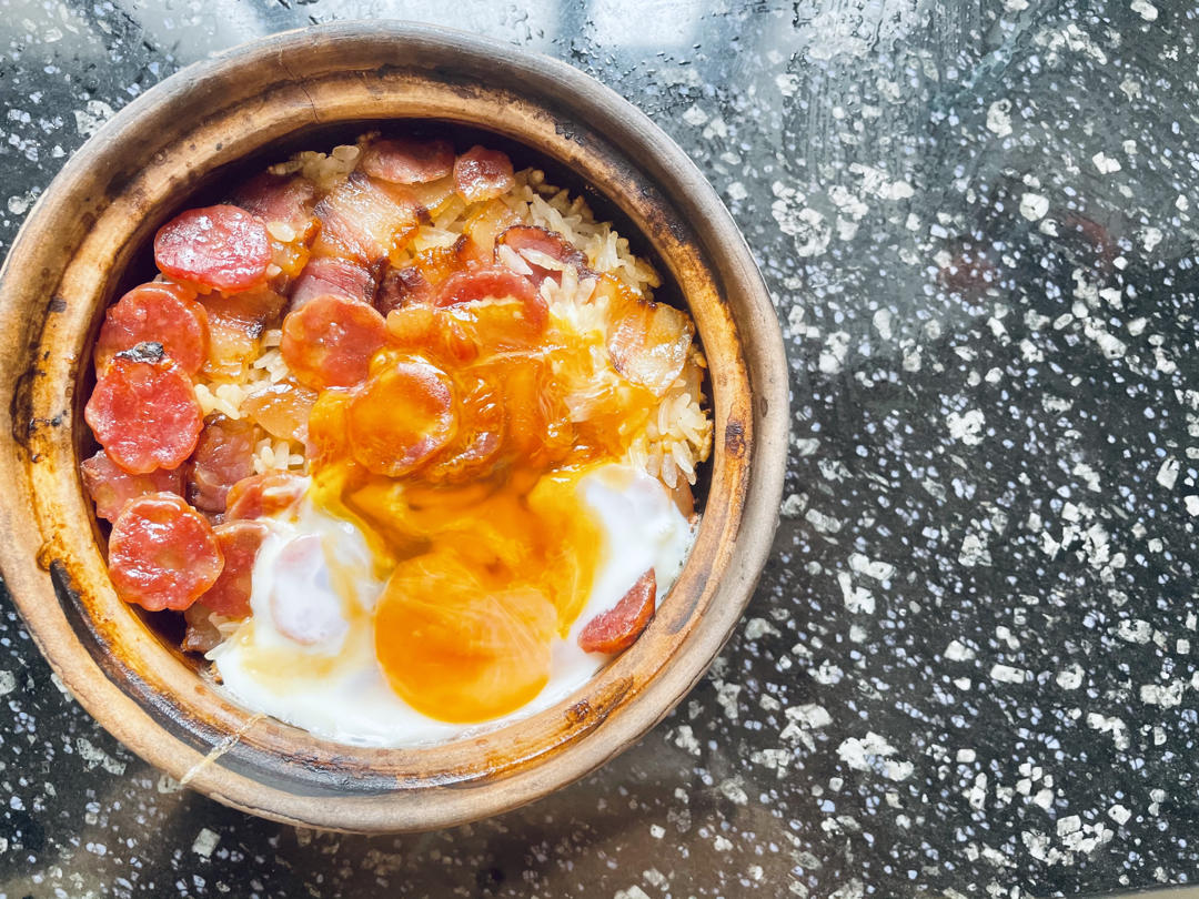 腊味煲仔饭，20分钟饭菜同出