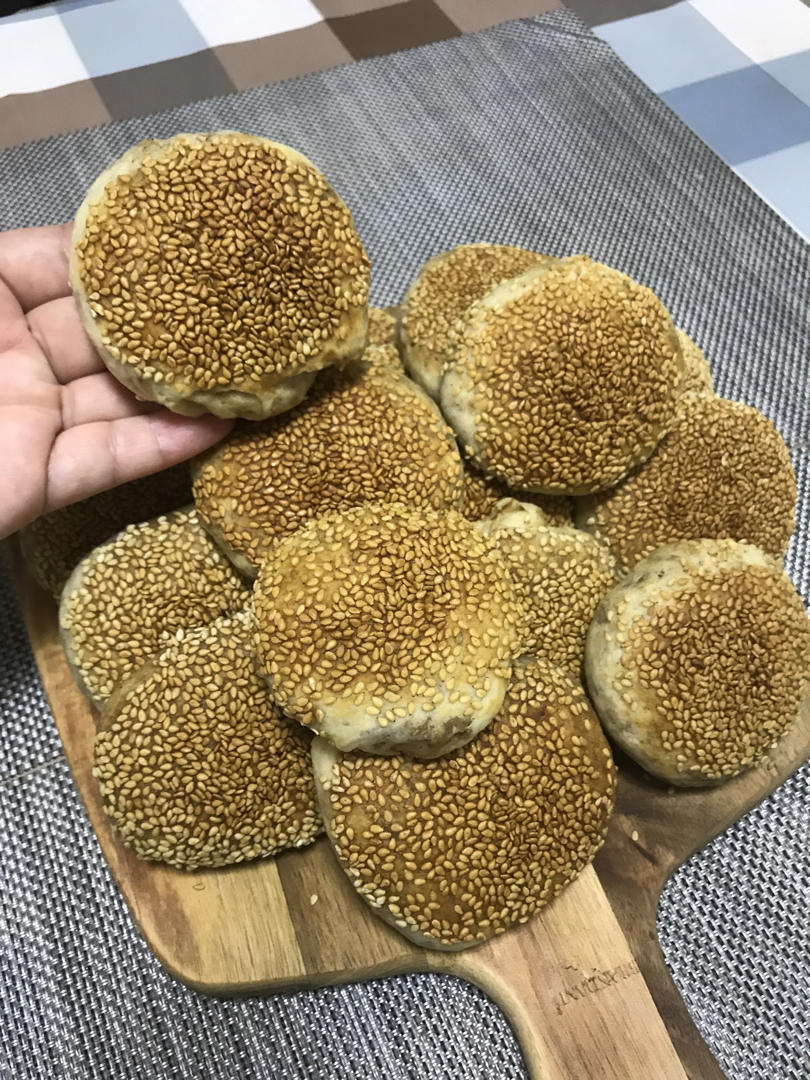 老北京麻酱烧饼-附肉烧饼