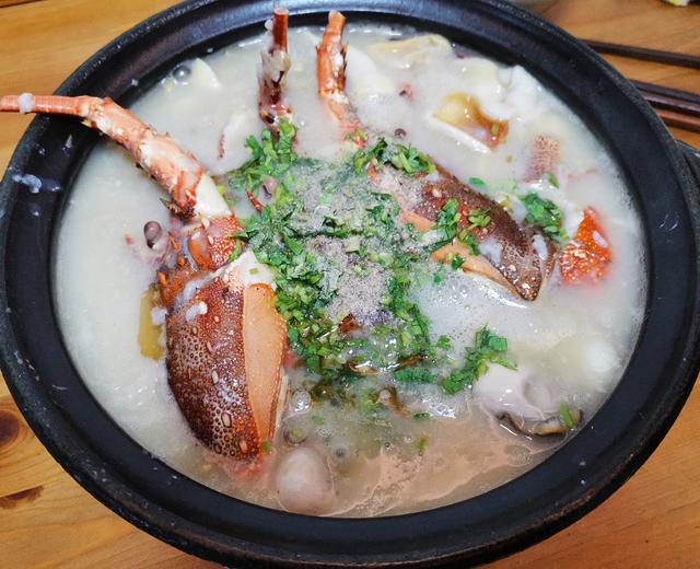 龙虾海鲜砂锅粥的做法