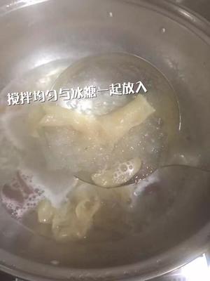 红枣花胶炖燕窝牛奶的做法 步骤4