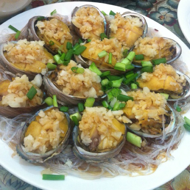 蒜蓉粉丝蒸鲍鱼