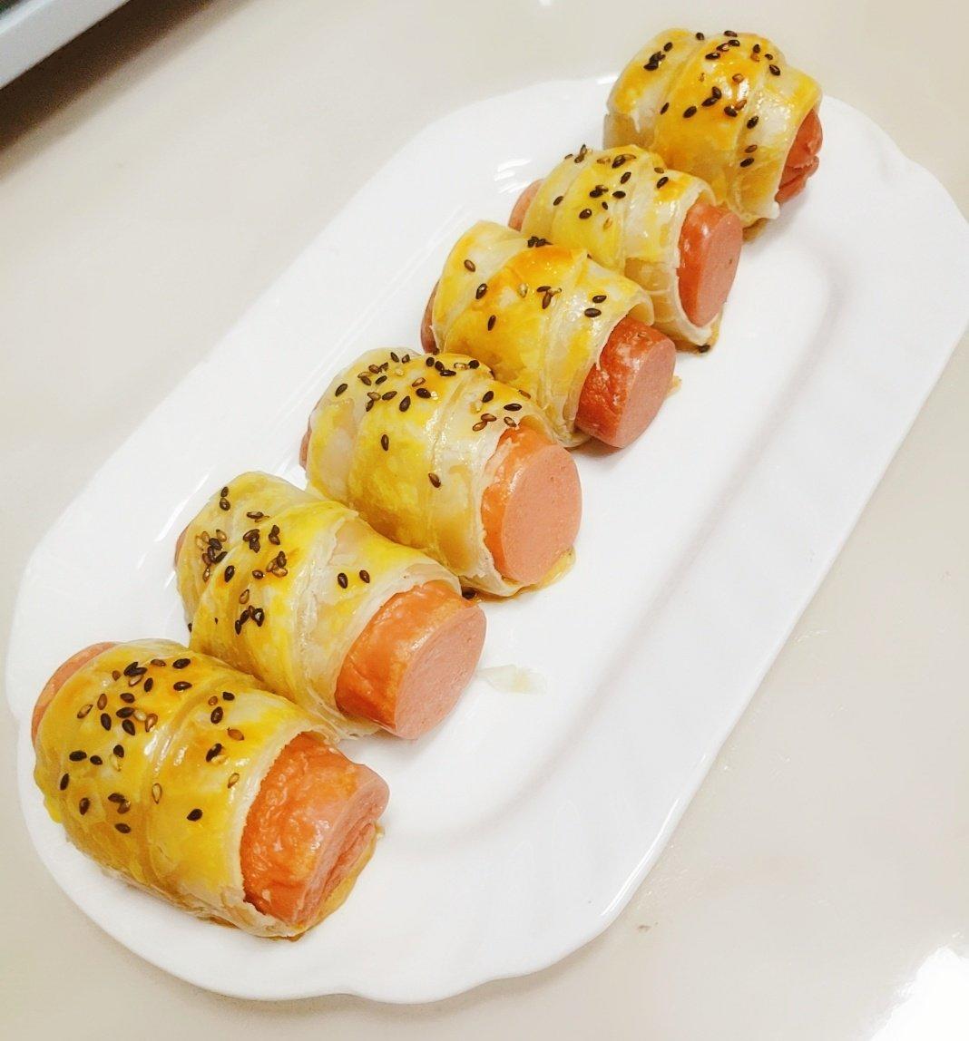 香肠酥皮卷：手抓饼皮还能这样吃，不用和面快速搞定早餐