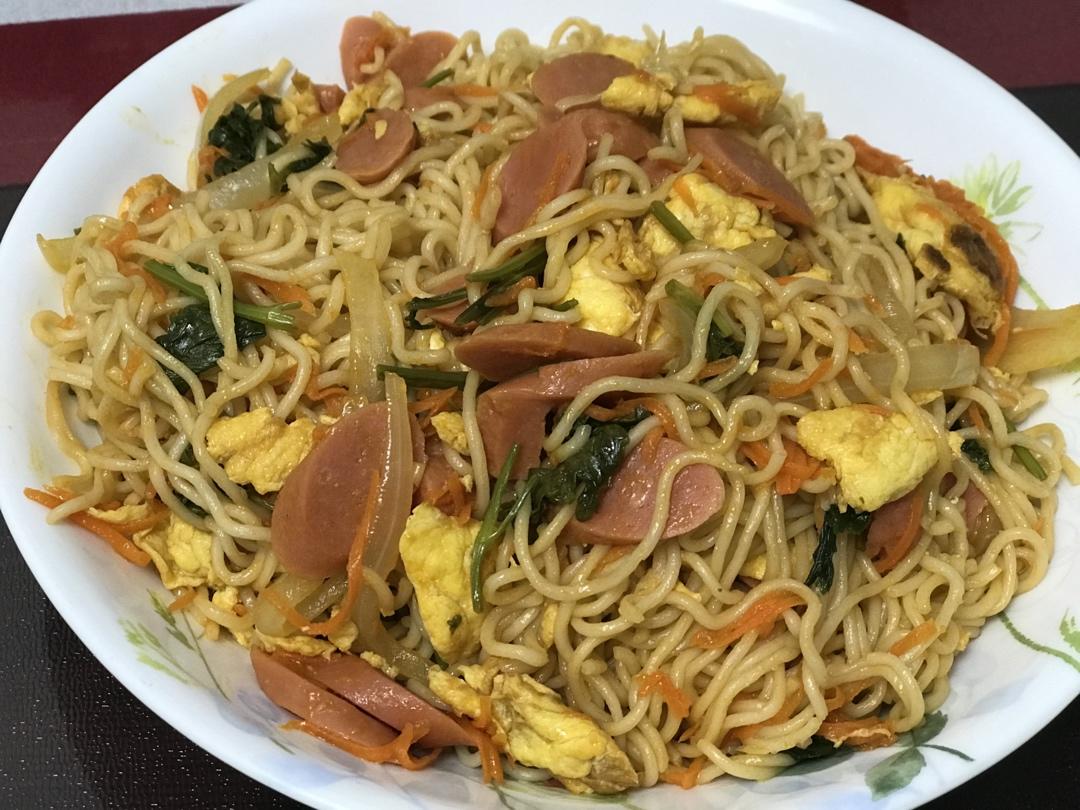 路边摊风味炒方便面