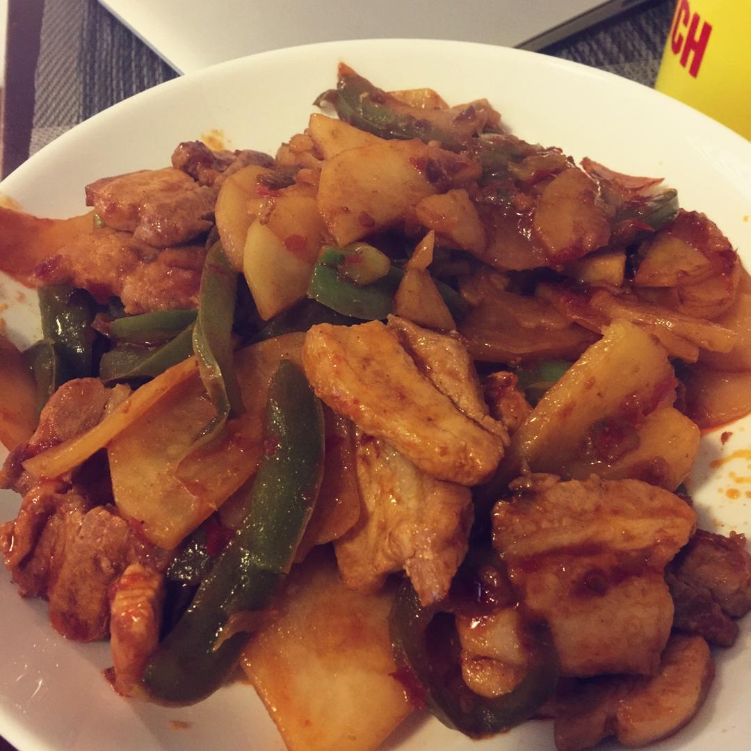 五花肉干煸土豆片