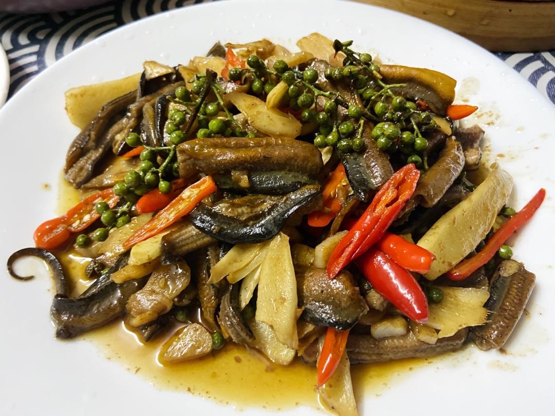 林佩儿做的青花椒仔姜炒鳝鱼江津九叶青花椒