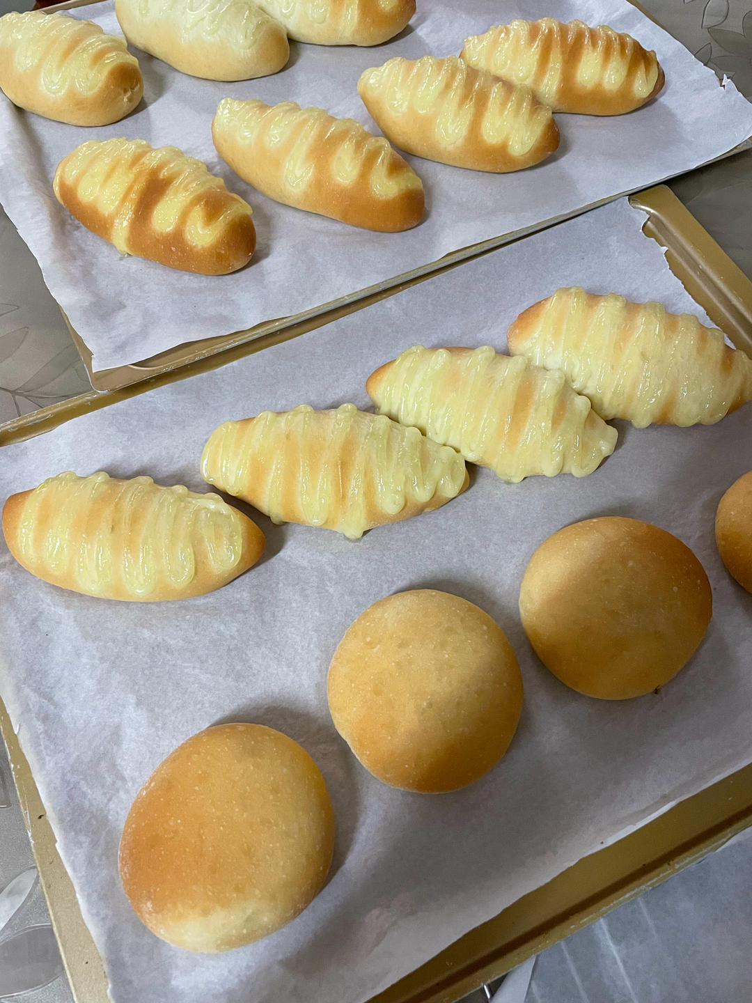 椰蓉小餐包。柔软拉丝，椰香浓郁