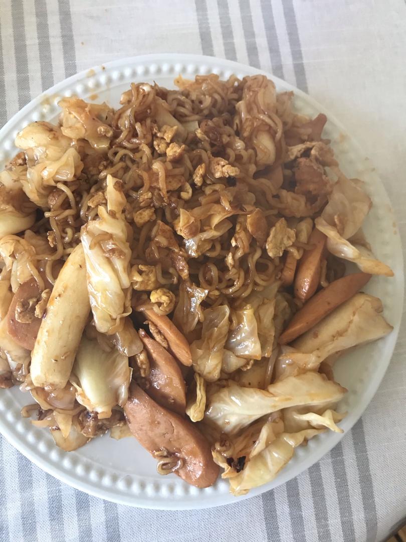 路边摊风味炒方便面