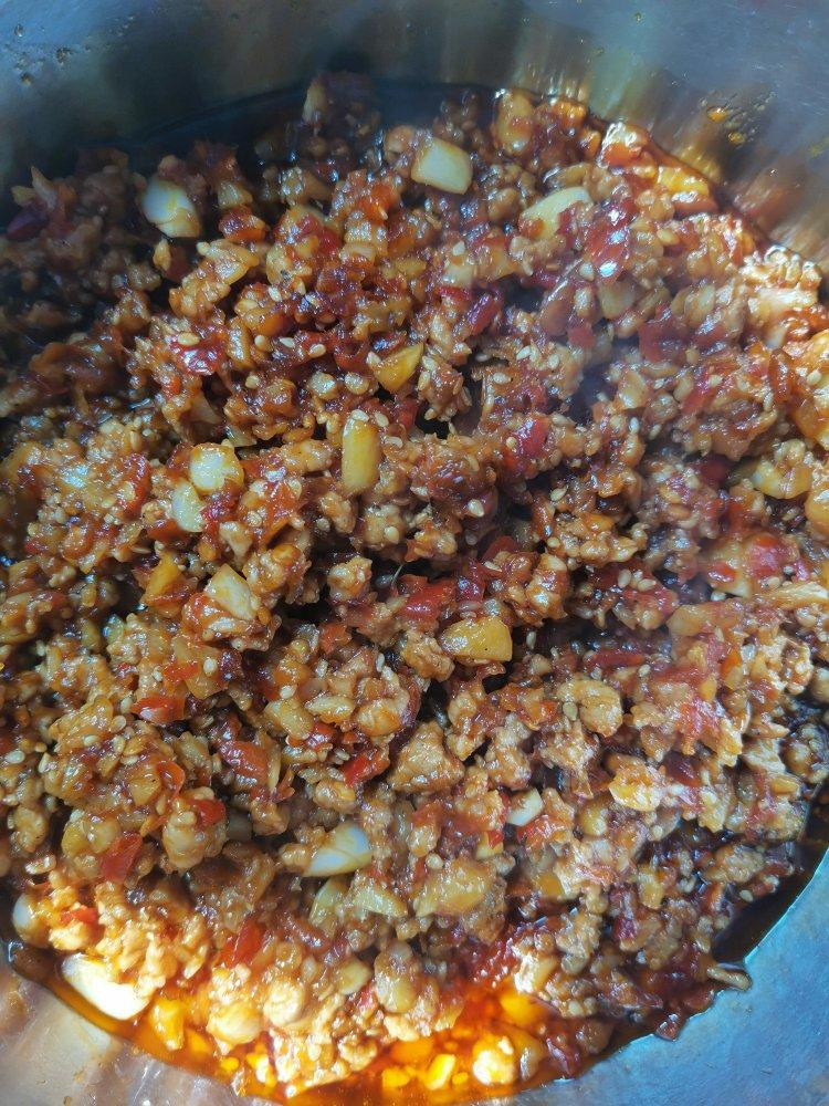 做法简单又百搭又非常好吃的蒜蓉辣椒酱