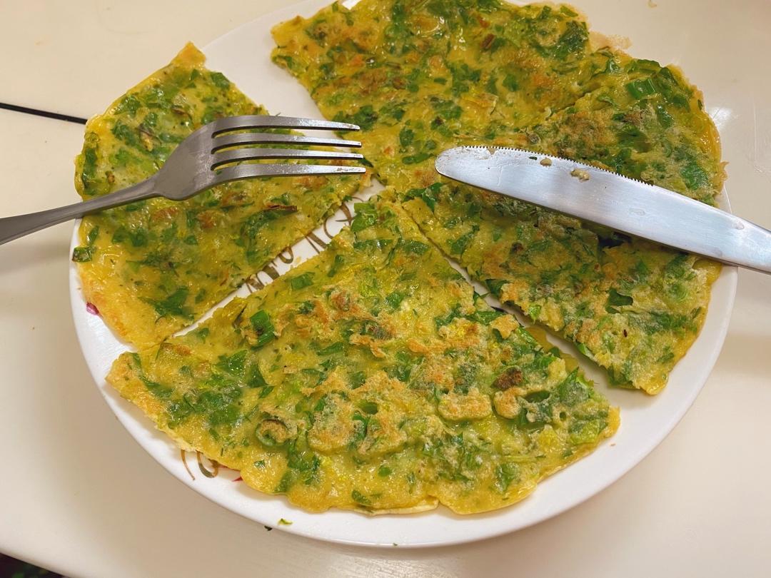 芹菜叶鸡蛋饼