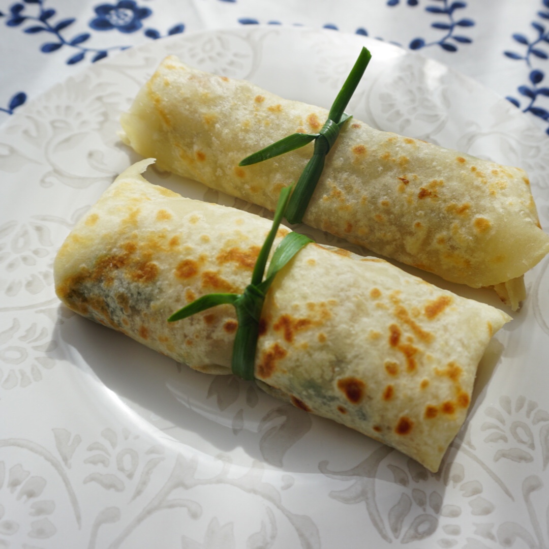 家有仙妻烘焙做的春饼的做法(北方习俗吃的摊春饼)