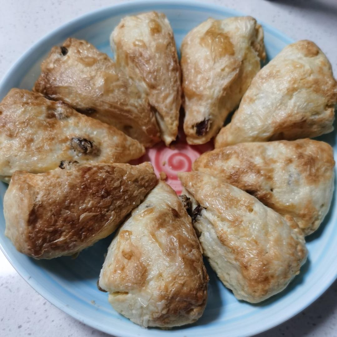 一定要尝试！爆炸好吃的！淡奶司康！【空气炸锅司康】