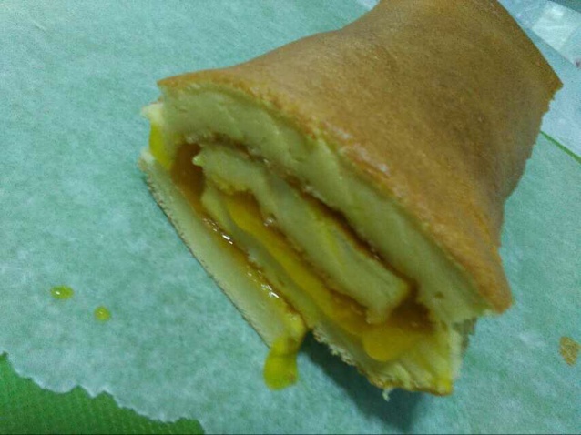 草莓酱蛋糕卷