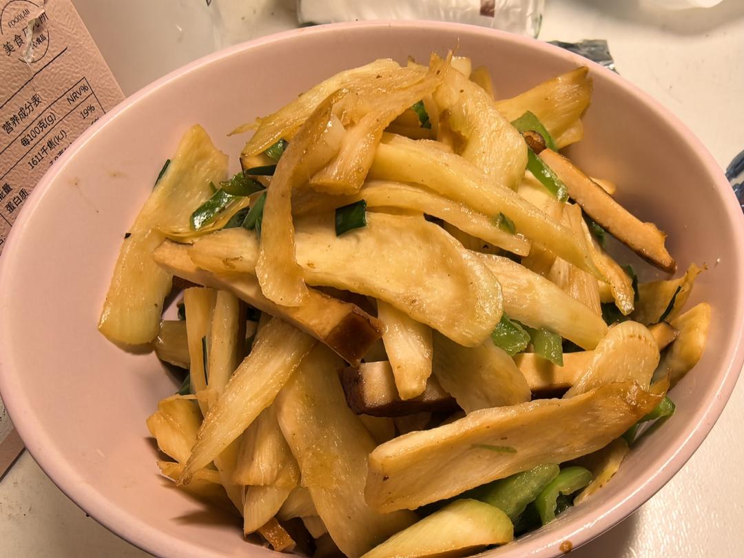 茭白这样做百吃不厌，茭白炒肉