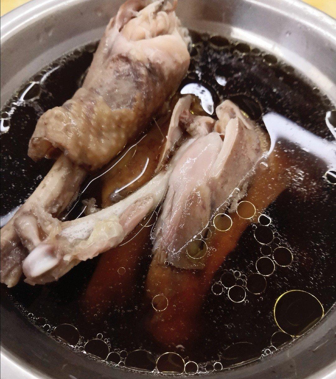 花胶四物乌鸡汤