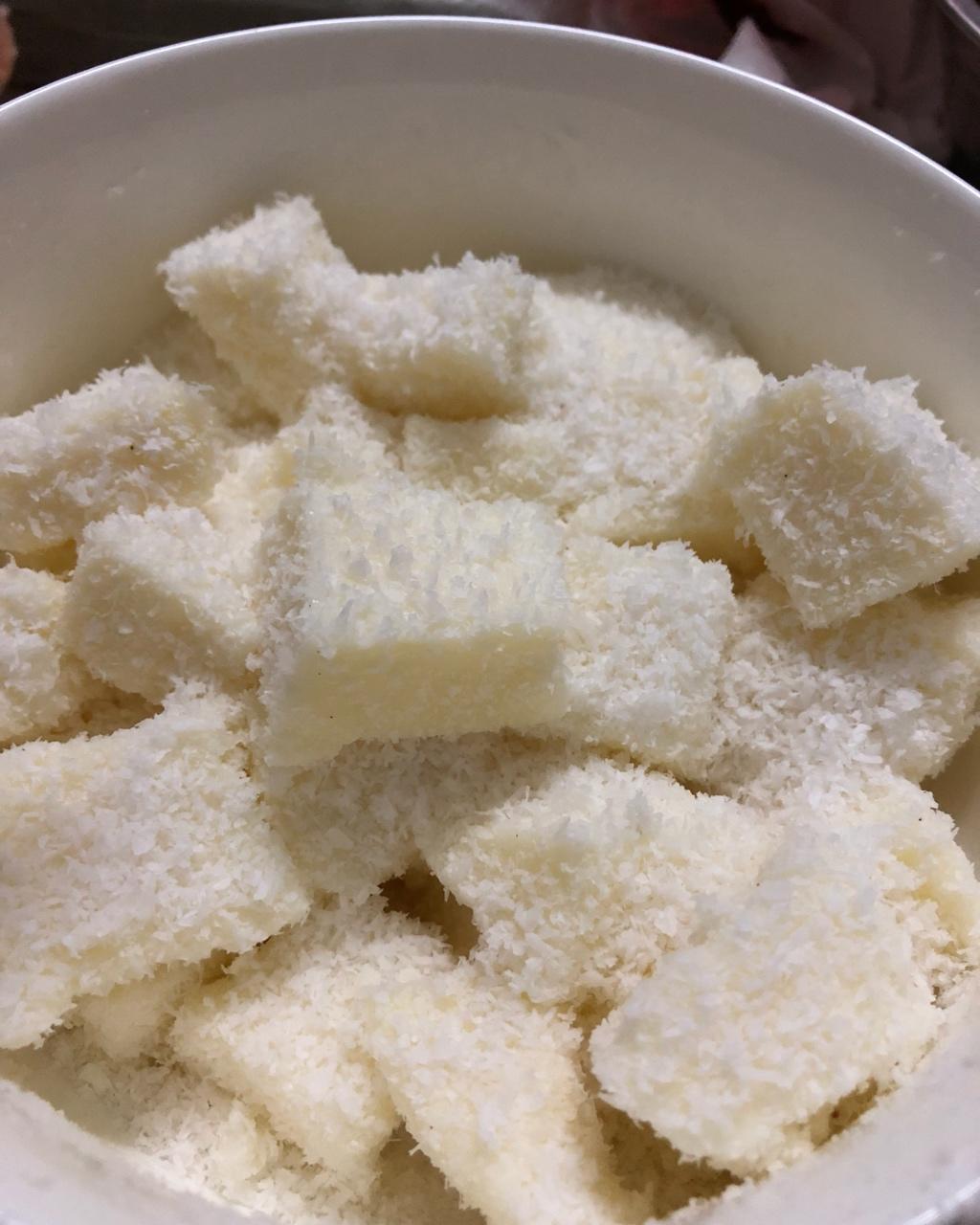 完胜85度C牛奶椰丝小方