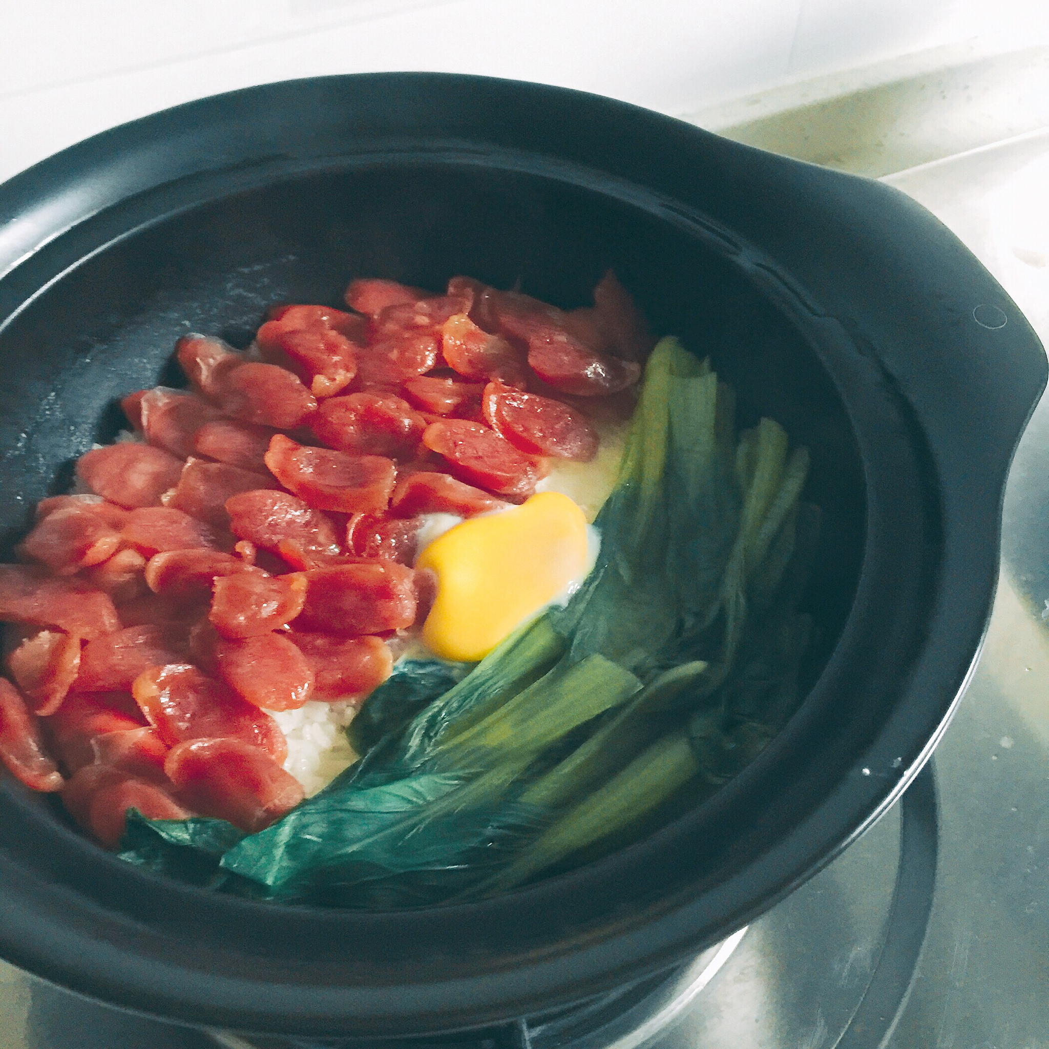 广式腊味煲仔饭