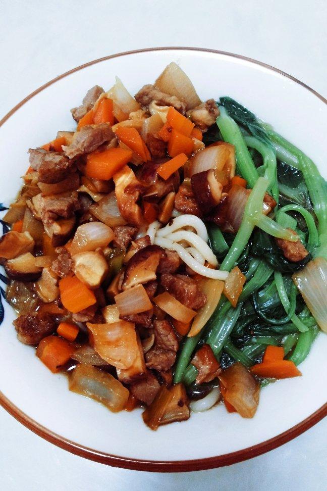 颜回l0vs做的香菇卤肉面