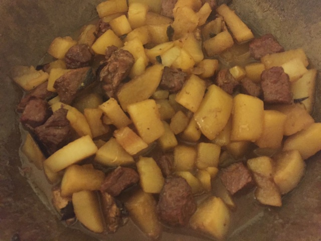 砂锅牛肉萝卜