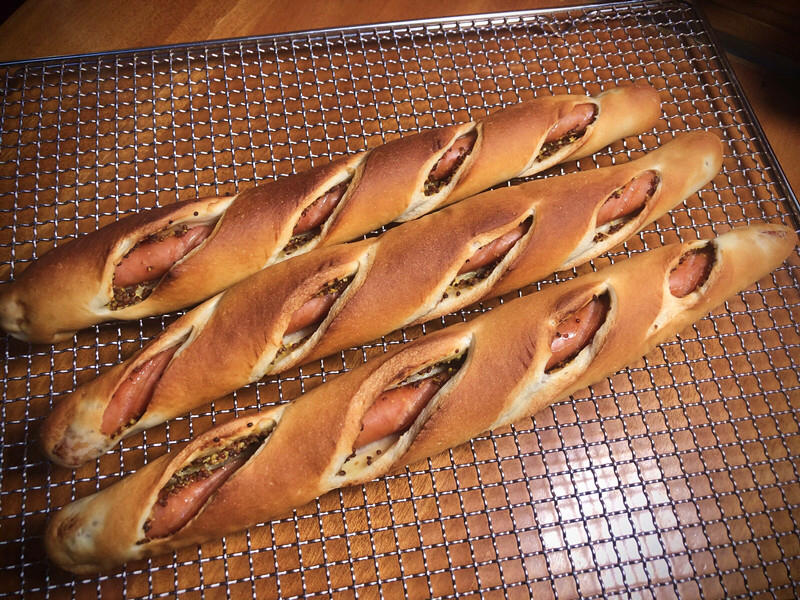 治愈甜腻的｜法式芥末籽香肠面包