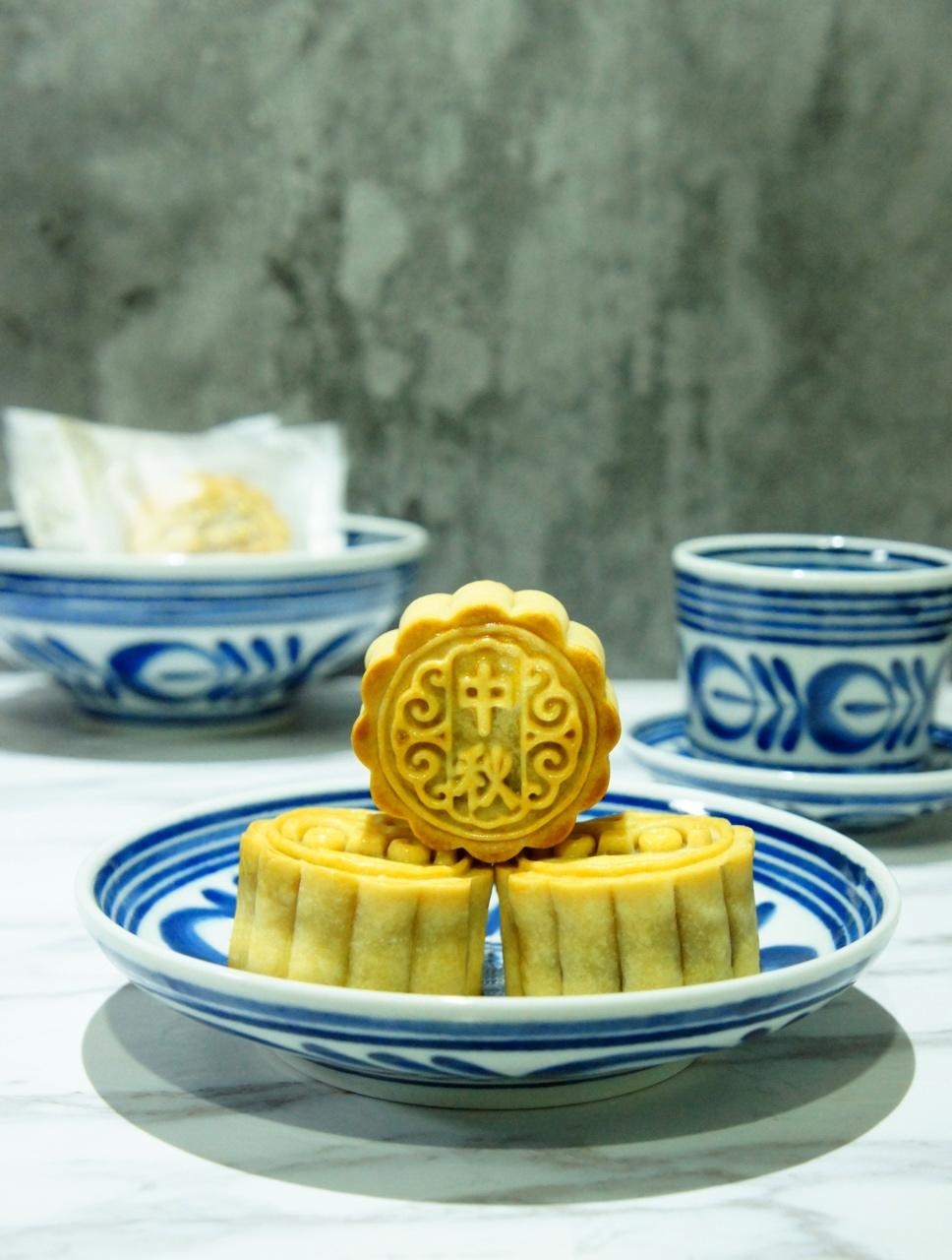 广式月饼—蛋黄莲蓉月饼