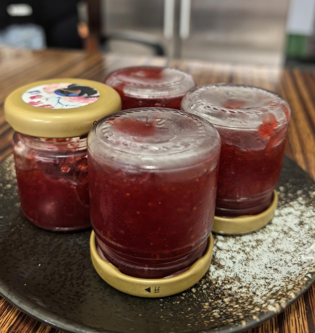 《Tinrry下午茶》番外篇-满满果肉的草莓果酱