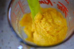 超详细米糕做法||甜玉米海绵米糕|蔬菜虎虾烘蛋|紫米酸奶芒果杯的做法 步骤9