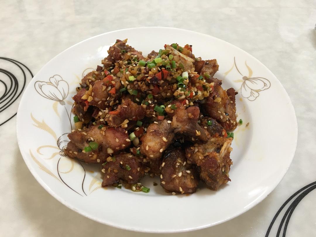 厨师长教你：“风味排骨”的家常做法，味道很赞，先收藏起来