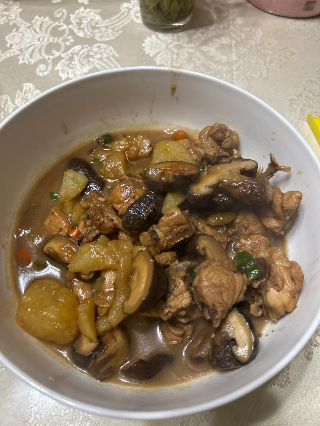 好吃到原地爆炸的黄焖鸡