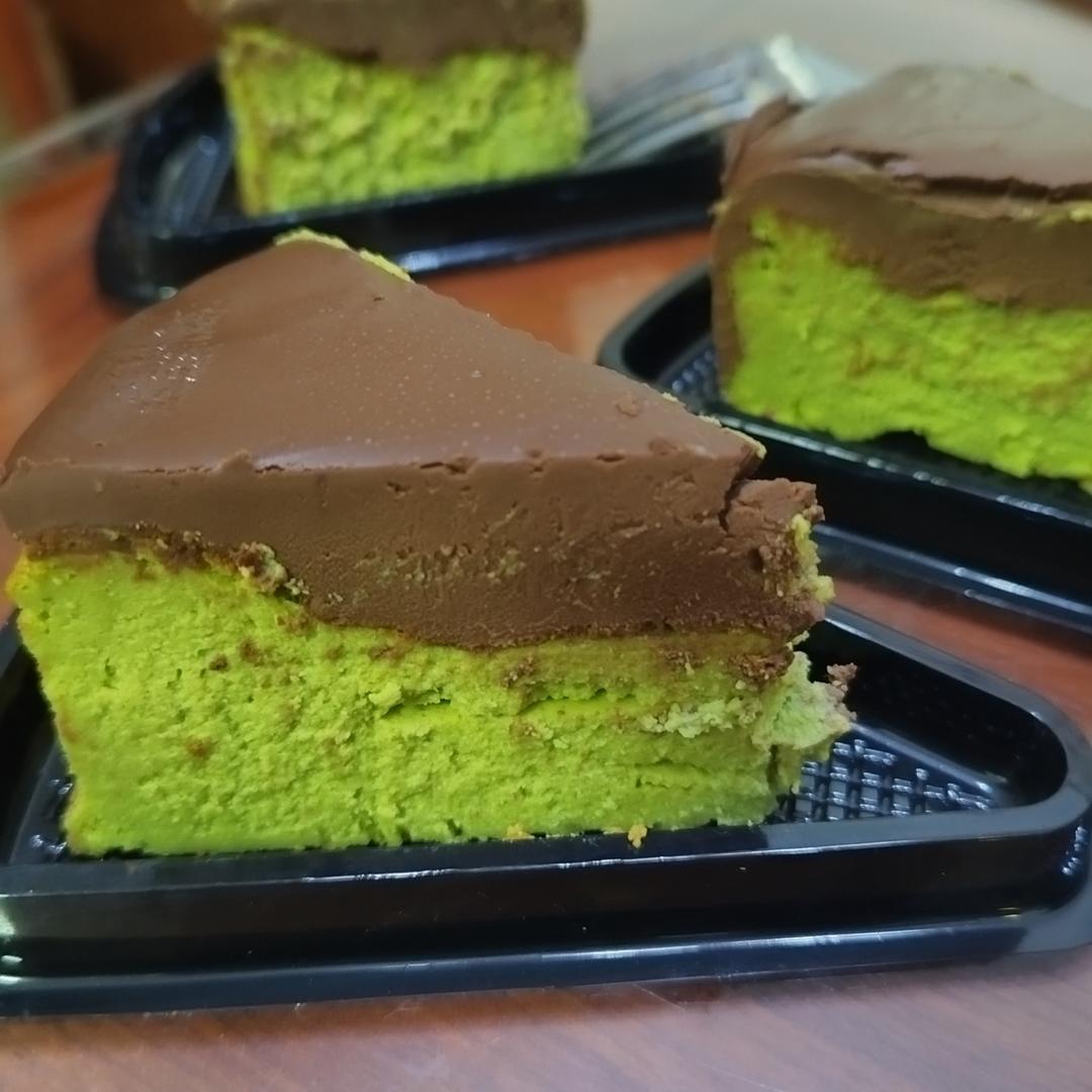 藏不住了 双重口感 全程搅拌搅拌就能成功的巧克力熔岩巴斯克蛋糕！