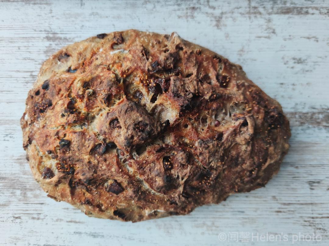 外脆里嫩的无花果核桃面包，不用揉面，20分钟操作