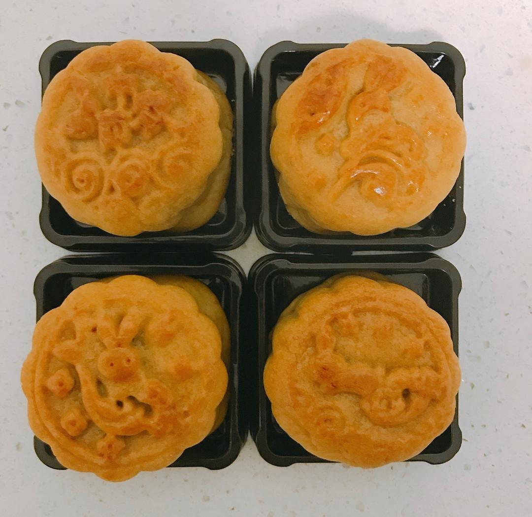 广式月饼——蛋黄莲蓉月饼