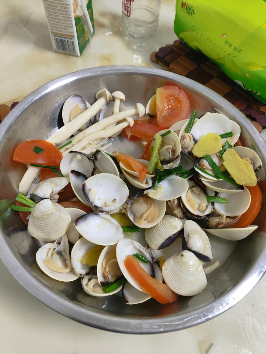 海鲜菇白贝汤