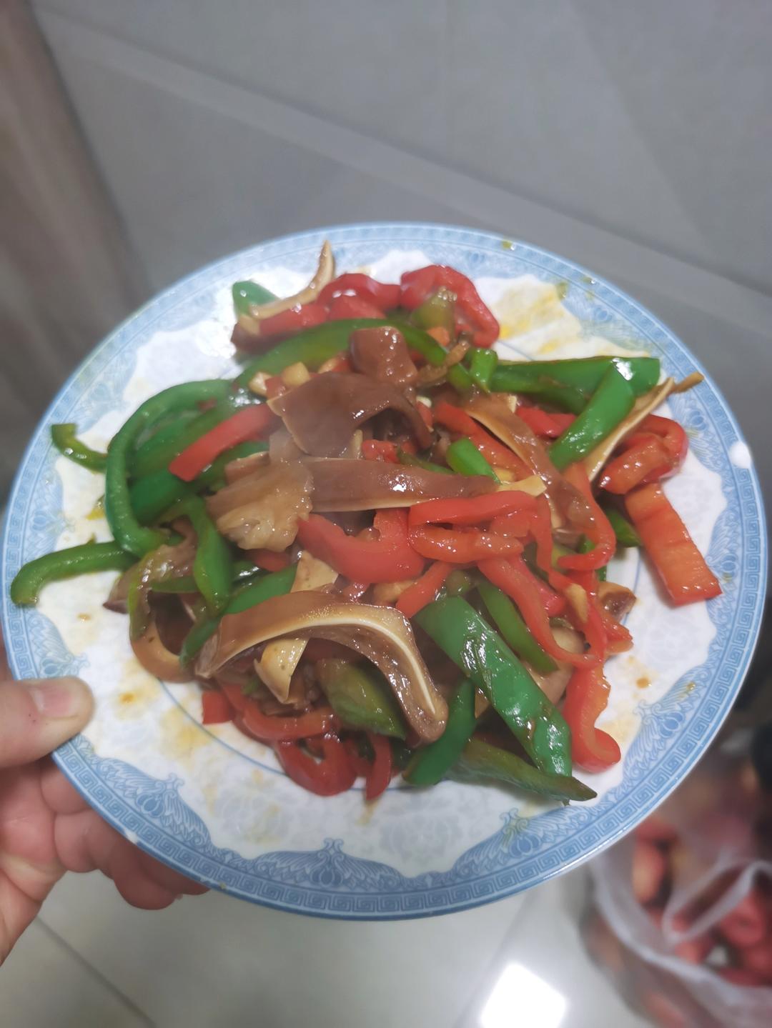 飘香猪耳朵炒青椒