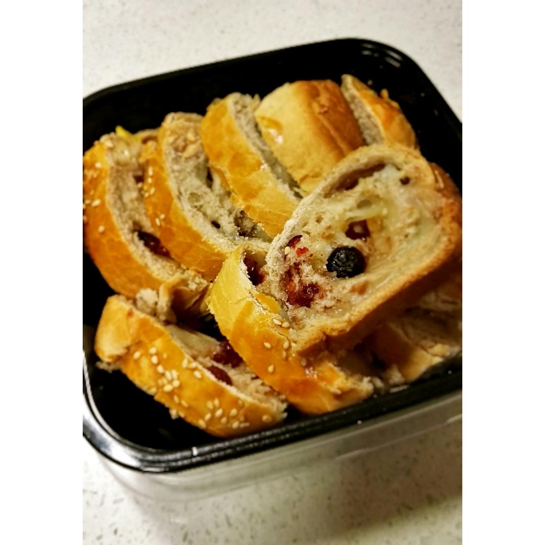 麻薯核桃夹心软欧包