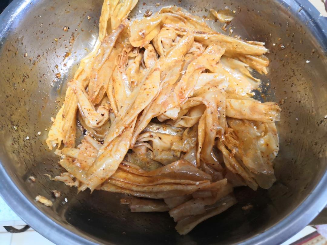 自制花蝴蝶辣条（豆皮）