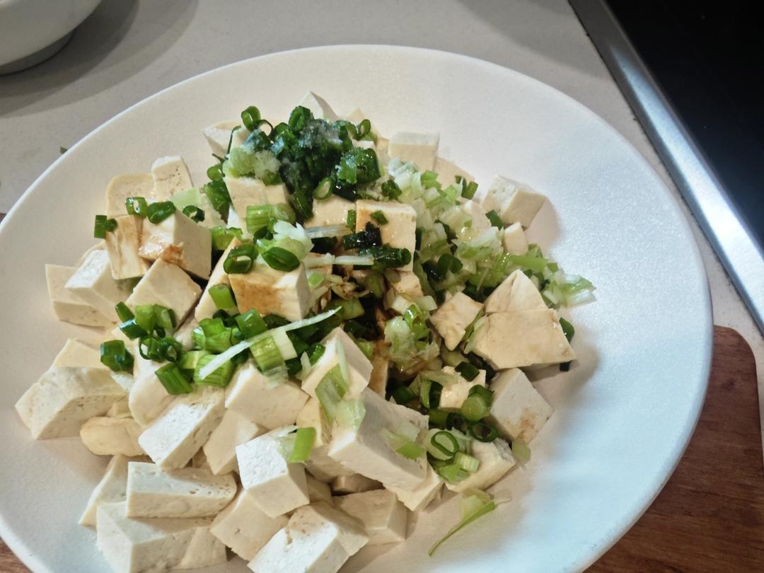 家庭版小葱拌豆腐😋