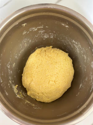 玉米面贴饼子的做法 步骤4