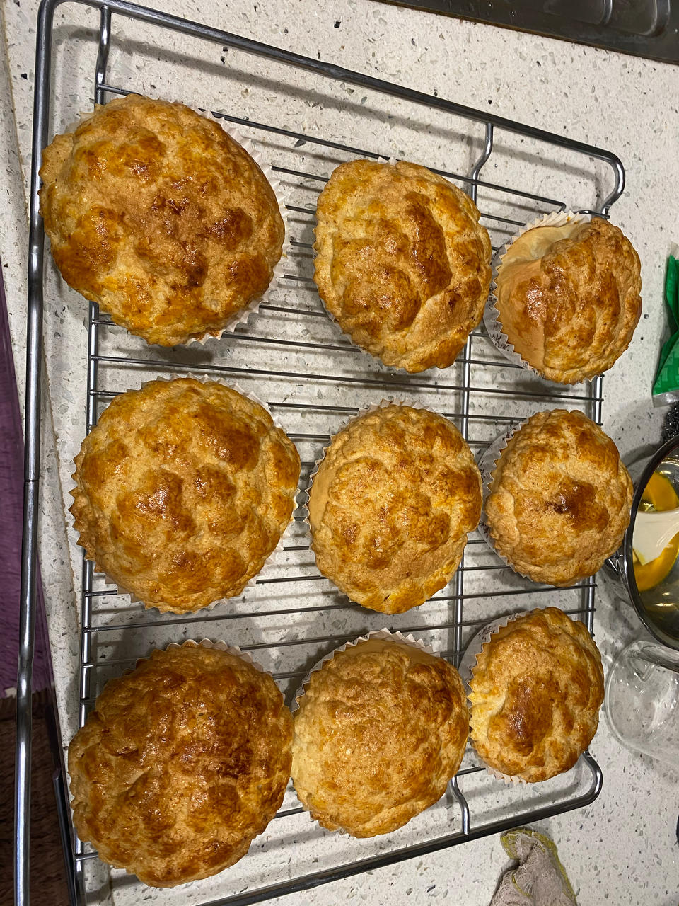 好吃到炸裂的港式菠萝包（附带制作酥皮的小视频）