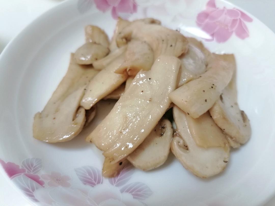 黄油煎松茸（附新鲜松茸的清洗和保存方法）